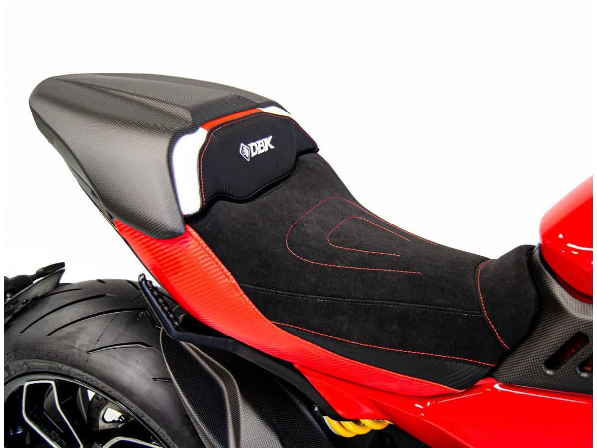 CRB74O - DUCABIKE Ducati Diavel V4 (2023+) Carbon Passenger Seat Cover – Accessories in the Motodeal Motorcycle Aftermarket Accessories and Parts Online Shop