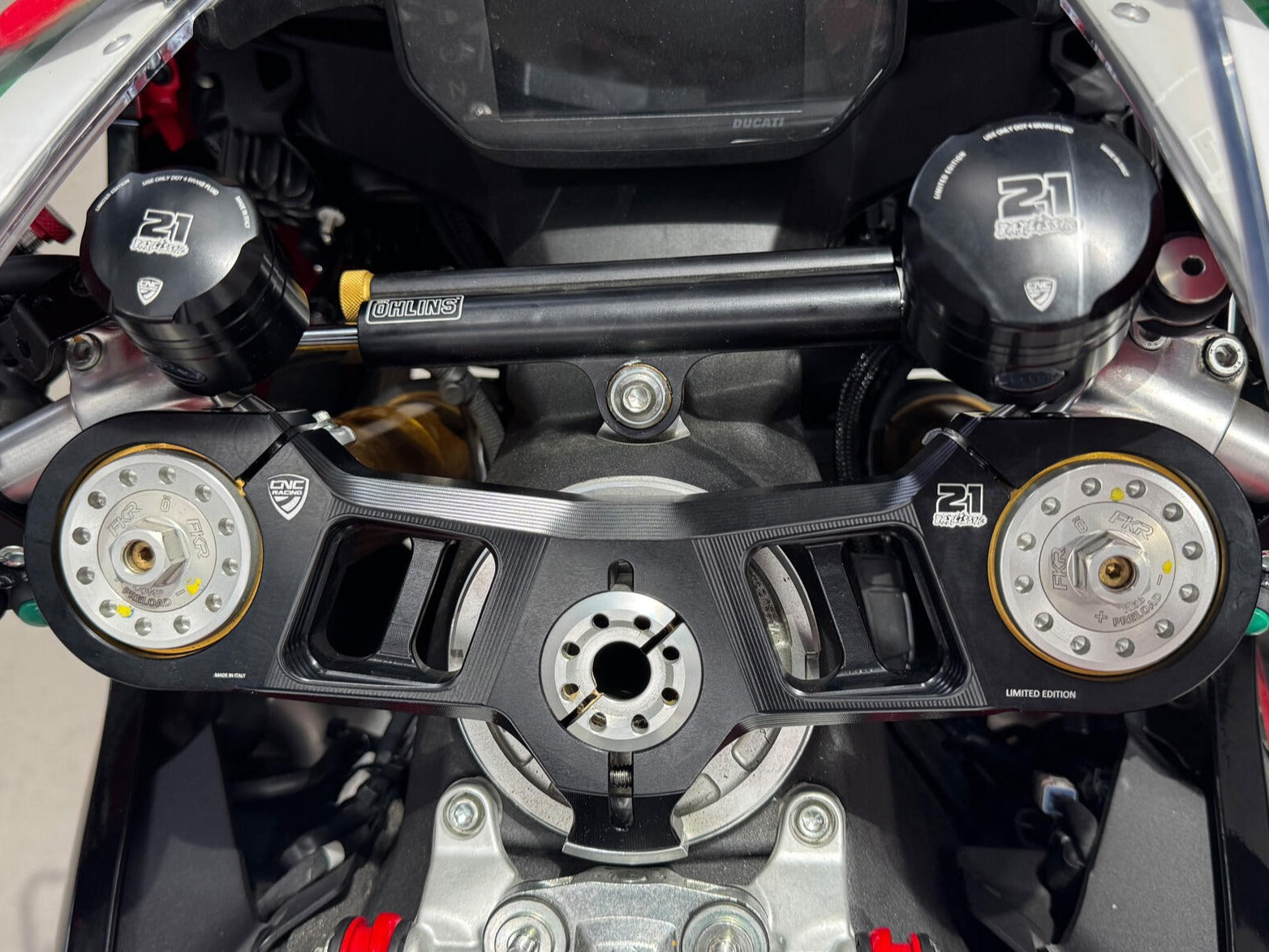 SE700TB - CNC RACING 12 ml Brake/Clutch Fluid Oil Tank (Troy Bayliss edition) – Accessories in the Motodeal Motorcycle Aftermarket Accessories and Parts Online Shop