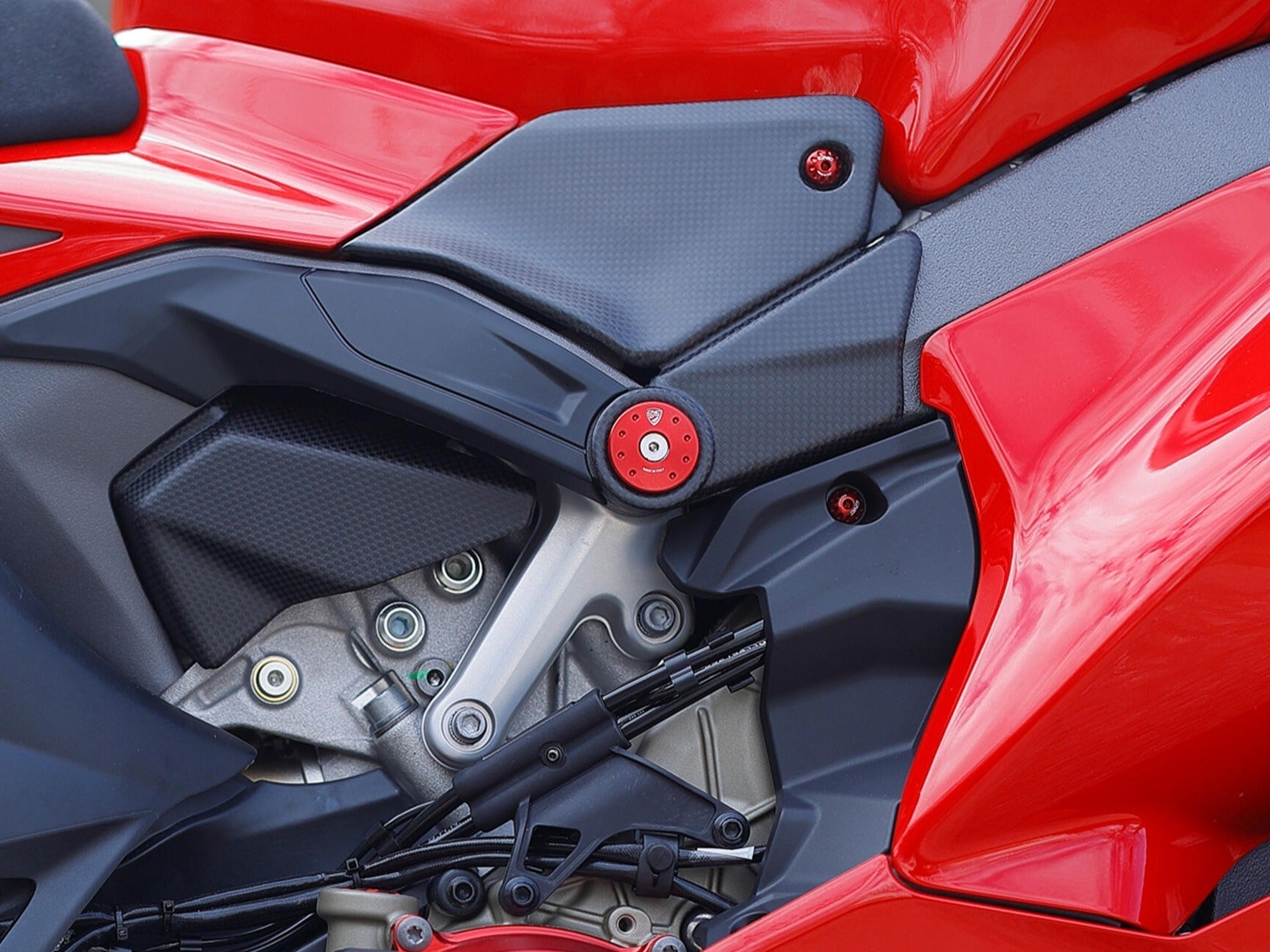 CNC RACING ZA410 Ducati Panigale V4 (2025+) Carbon Engine Cover (right side) – Accessories in the Motodeal Motorcycle Aftermarket Accessories and Parts Online Shop