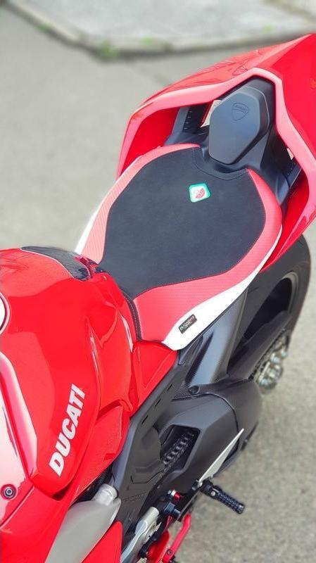 CSV401 - DUCABIKE Ducati Panigale V4 (18/24) Seat Cover (pilot) – Accessories in the Motodeal Motorcycle Aftermarket Accessories and Parts Online Shop
