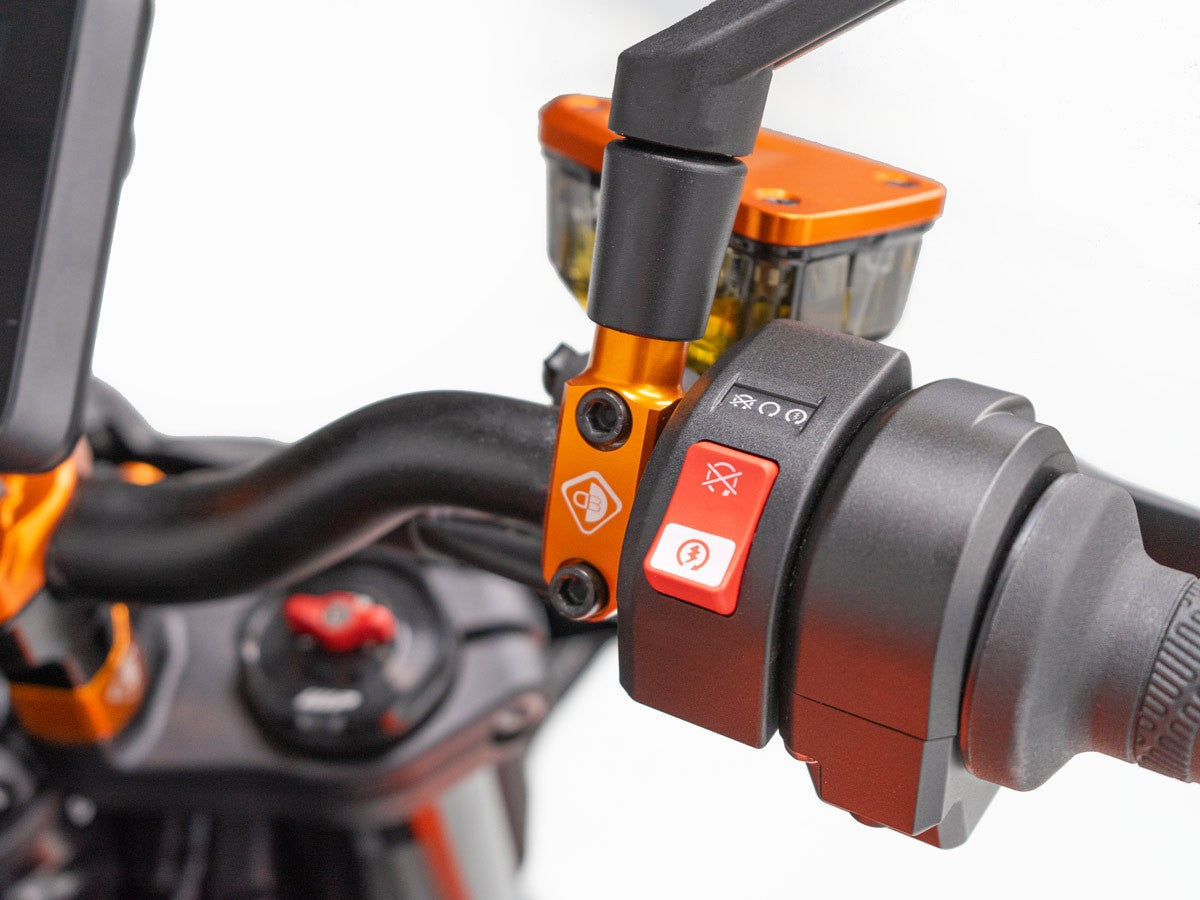 CVS03 - DUCABIKE Ducati Master Cylinder Clamp (mirror mount tread M10; right) – Accessories in the Motodeal Motorcycle Aftermarket Accessories and Parts Online Shop