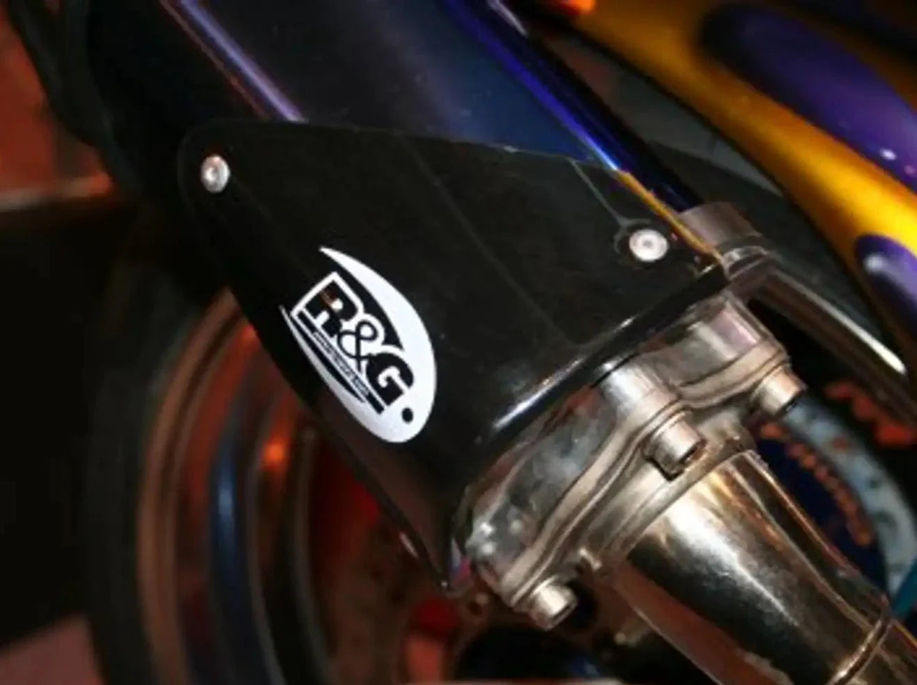 EP0007 - R&G RACING Suzuki GSX-R1000 (07/08) Tri Oval Exhaust Protector (can cover) – Accessories in the 2WheelsHero Motorcycle Aftermarket Accessories and Parts Online Shop