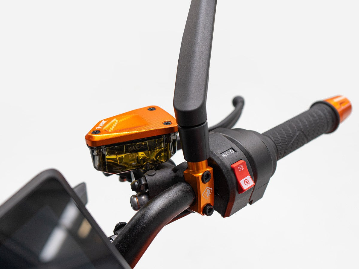 TLS24 - DBK KTM 790 / 890 / 990 Duke Front Brake Fluid Tank Cap – Accessories in the Motodeal Motorcycle Aftermarket Accessories and Parts Online Shop