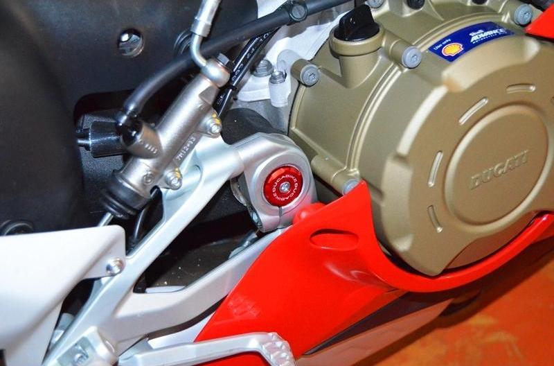 TTF06 - DUCABIKE Ducati Panigale V4 / Streetfighter (18/24) Central Frame Plugs – Accessories in the Motodeal Motorcycle Aftermarket Accessories and Parts Online Shop