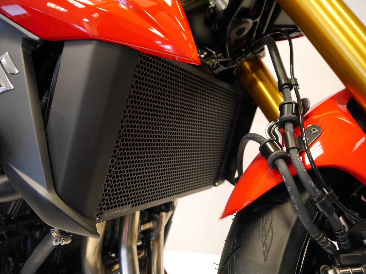 EVOTECH Suzuki GSR750 / GSX-S750 Radiator Guard – Accessories in MotoDeal – Motorcycle Accessories and Parts Online Shop