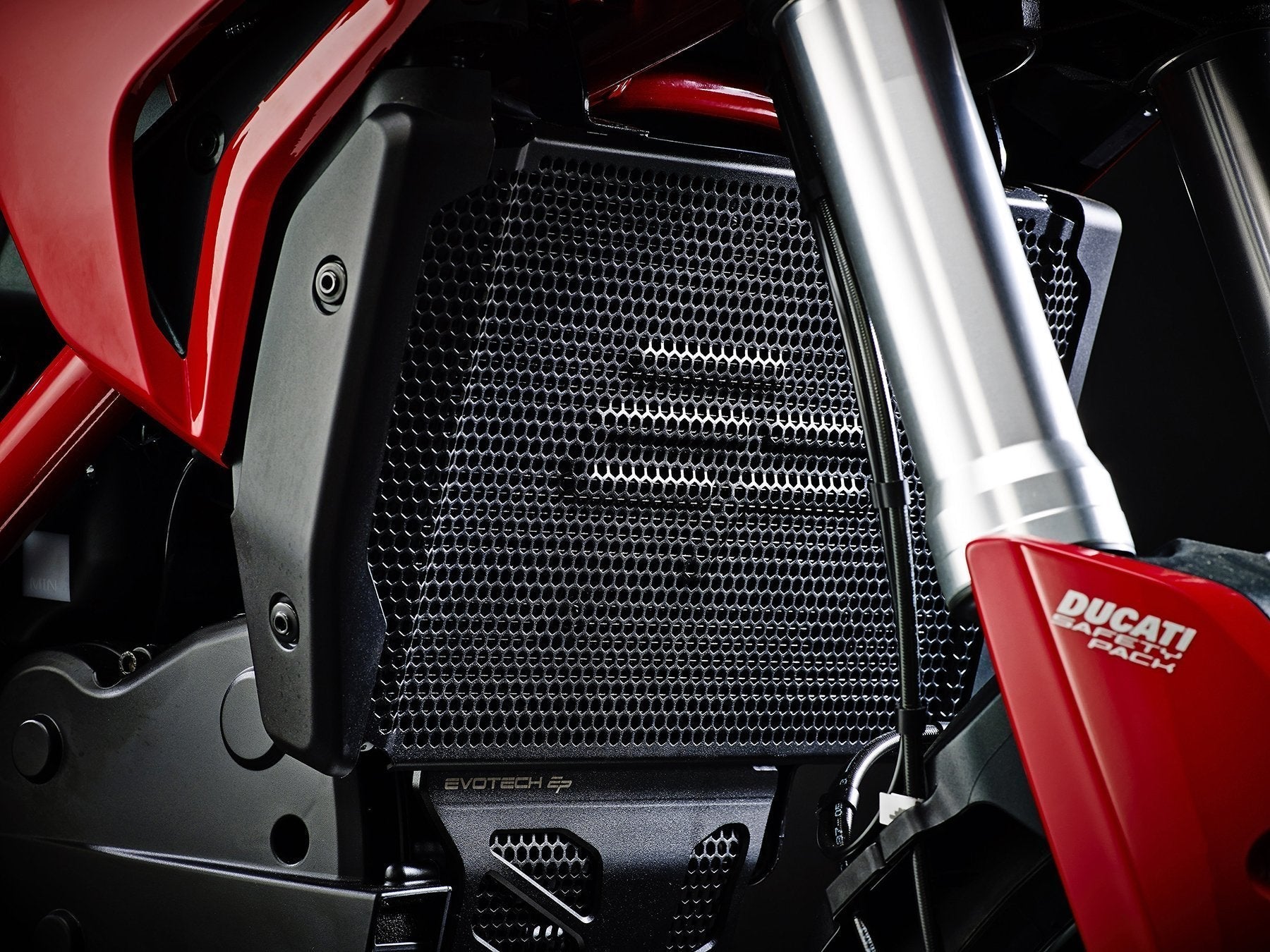 EVOTECH Ducati Hypermotard 939/821 Radiator Guard – Accessories in MotoDeal – Motorcycle Accessories and Parts Online Shop