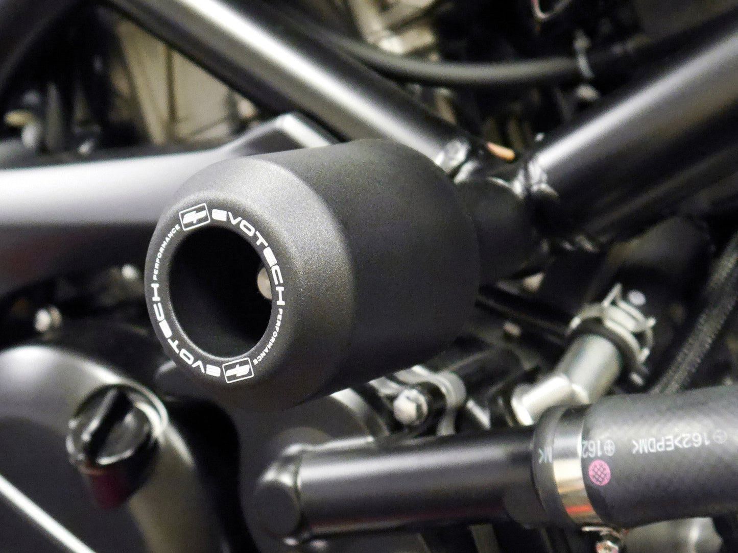 EVOTECH Suzuki SV650/SV650X Frame Crash Protection Sliders – Accessories in MotoDeal – Motorcycle Accessories and Parts Online Shop