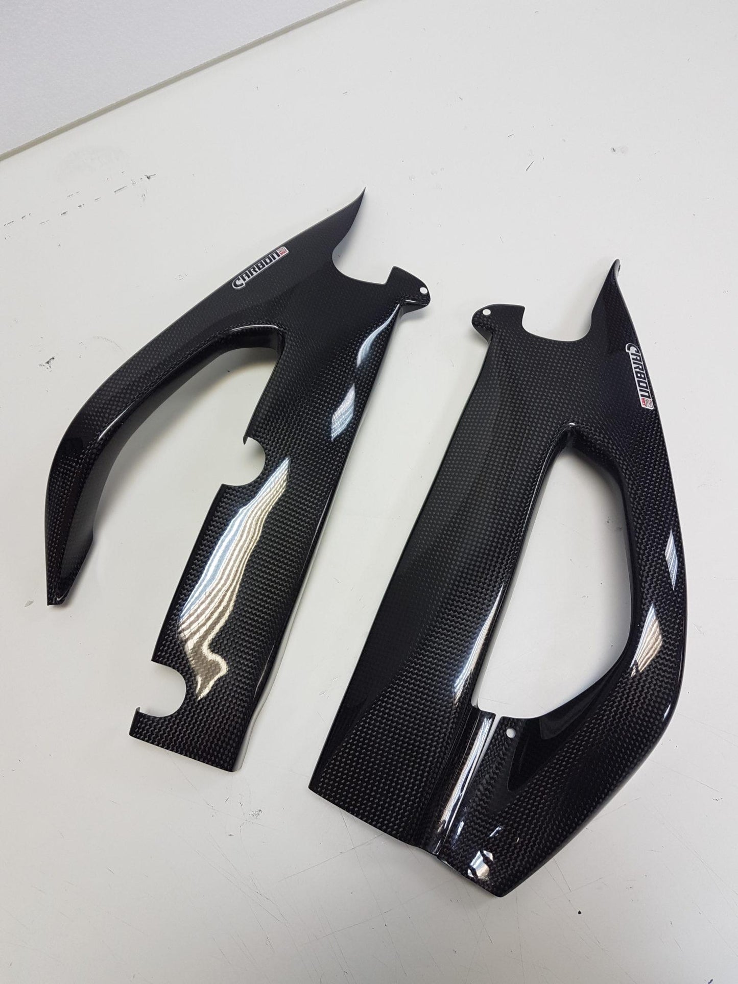 CARBON2RACE Suzuki GSX-R1000 (17/...) Carbon Swingarm Covers