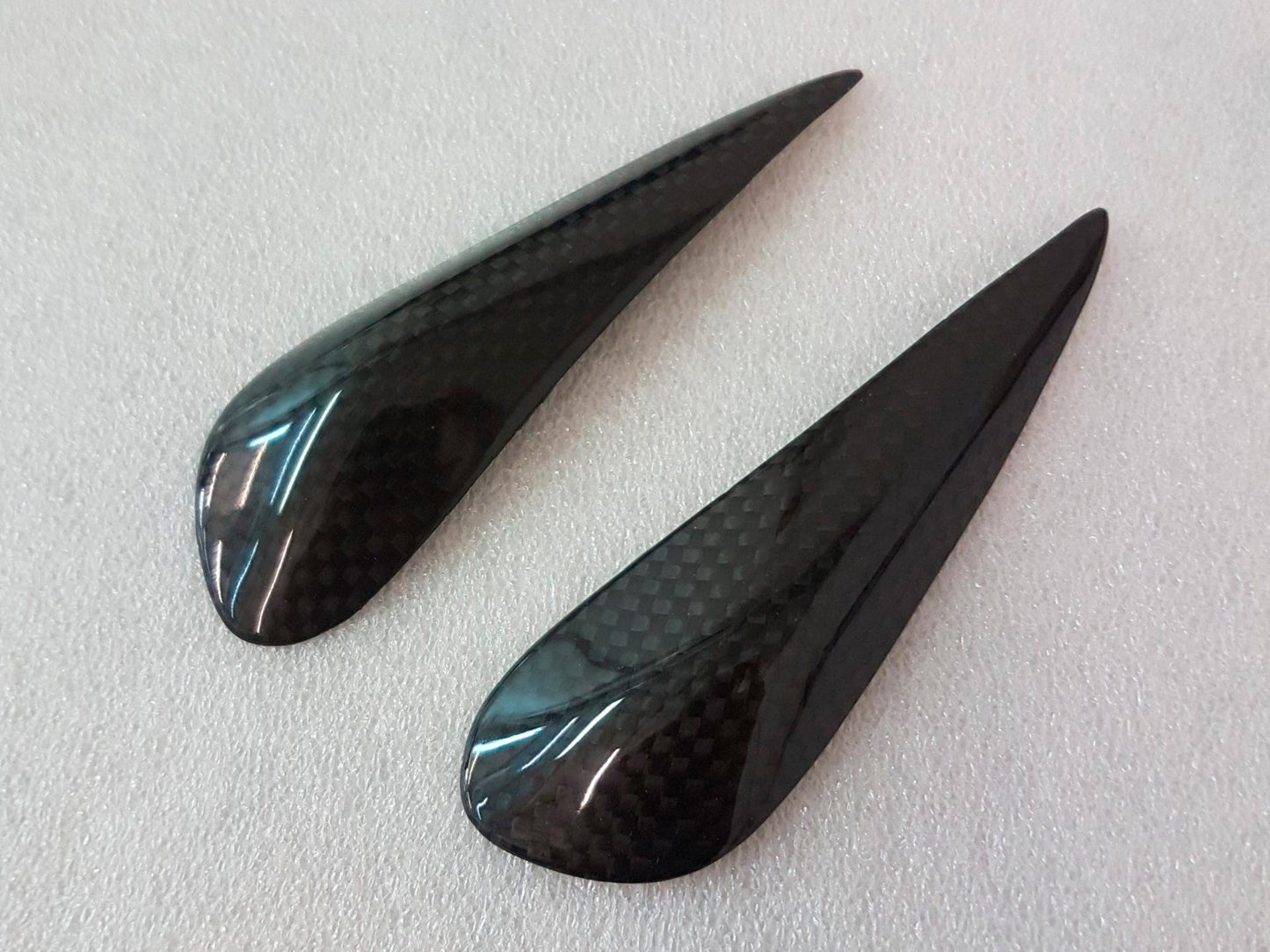 CARBON2RACE Aprilia Tuono V4 1000 (11/14) Carbon Tank Sliders