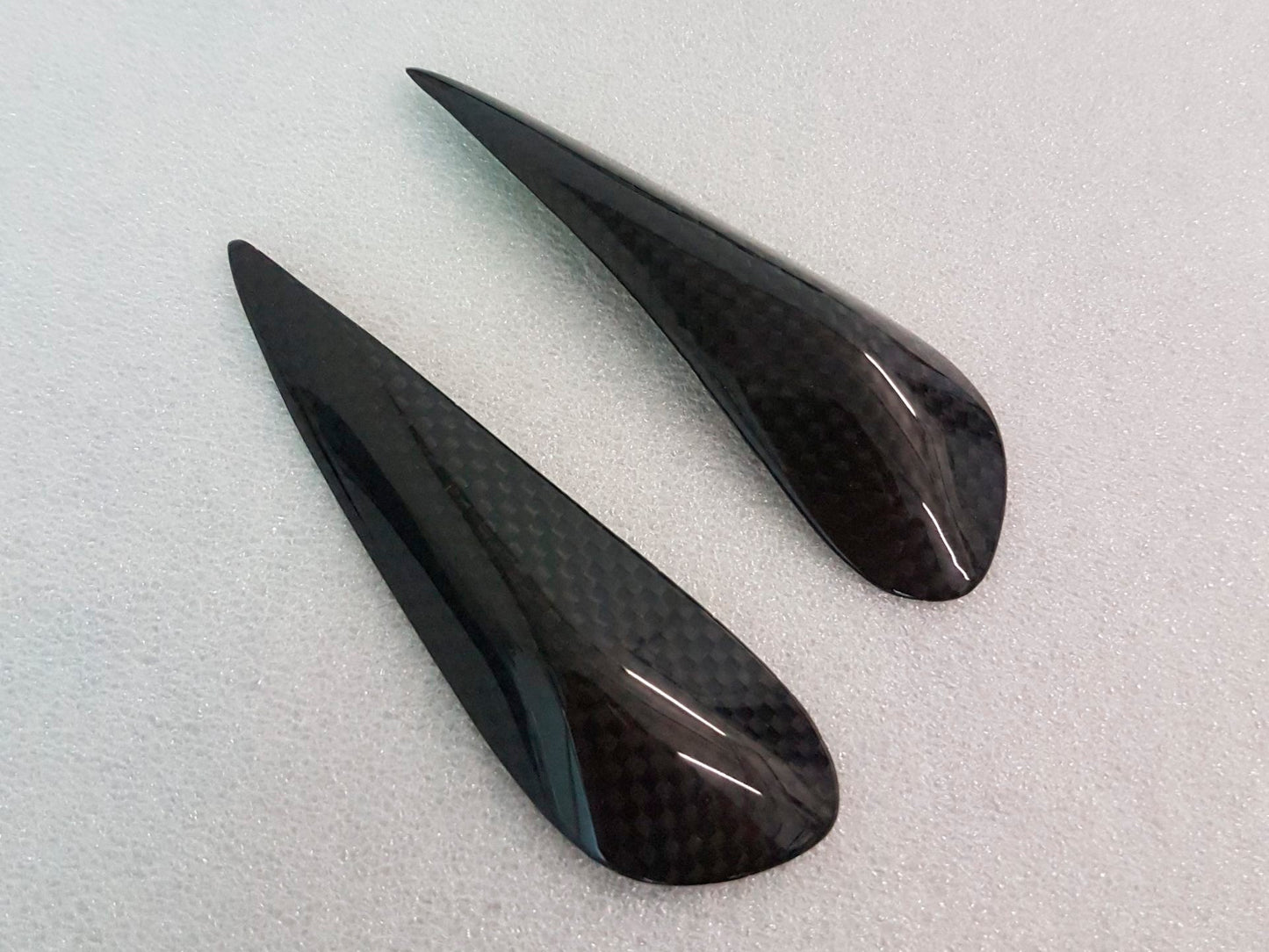 CARBON2RACE Aprilia Tuono V4 1000 (11/14) Carbon Tank Sliders