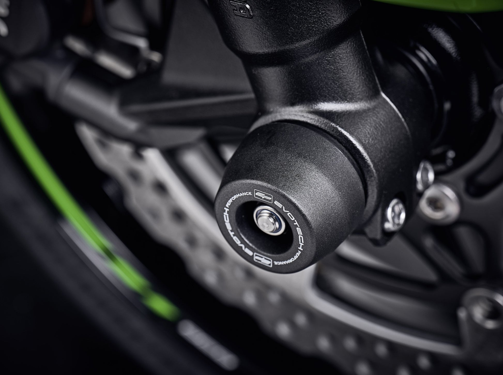 EVOTECH Kawasaki ZX-6R Front Wheel Sliders – Accessories in MotoDeal – Motorcycle Accessories and Parts Online Shop