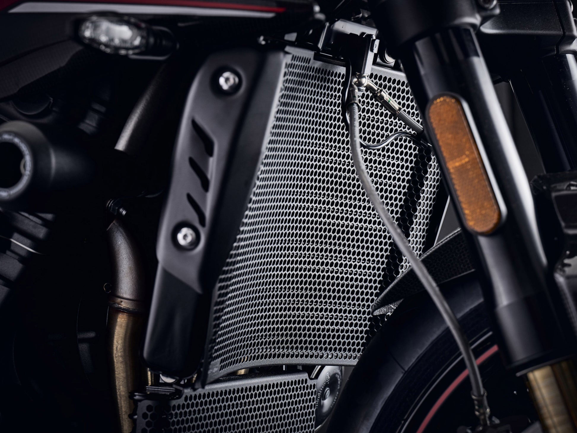 EVOTECH Triumph Speed Triple (2016+) Radiator Guard – Accessories in MotoDeal – Motorcycle Accessories and Parts Online Shop