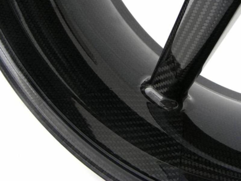 BST Triumph Speed Triple 1050 Carbon Wheel "Mamba TEK" (offset rear, 7 straight spokes, black hubs)