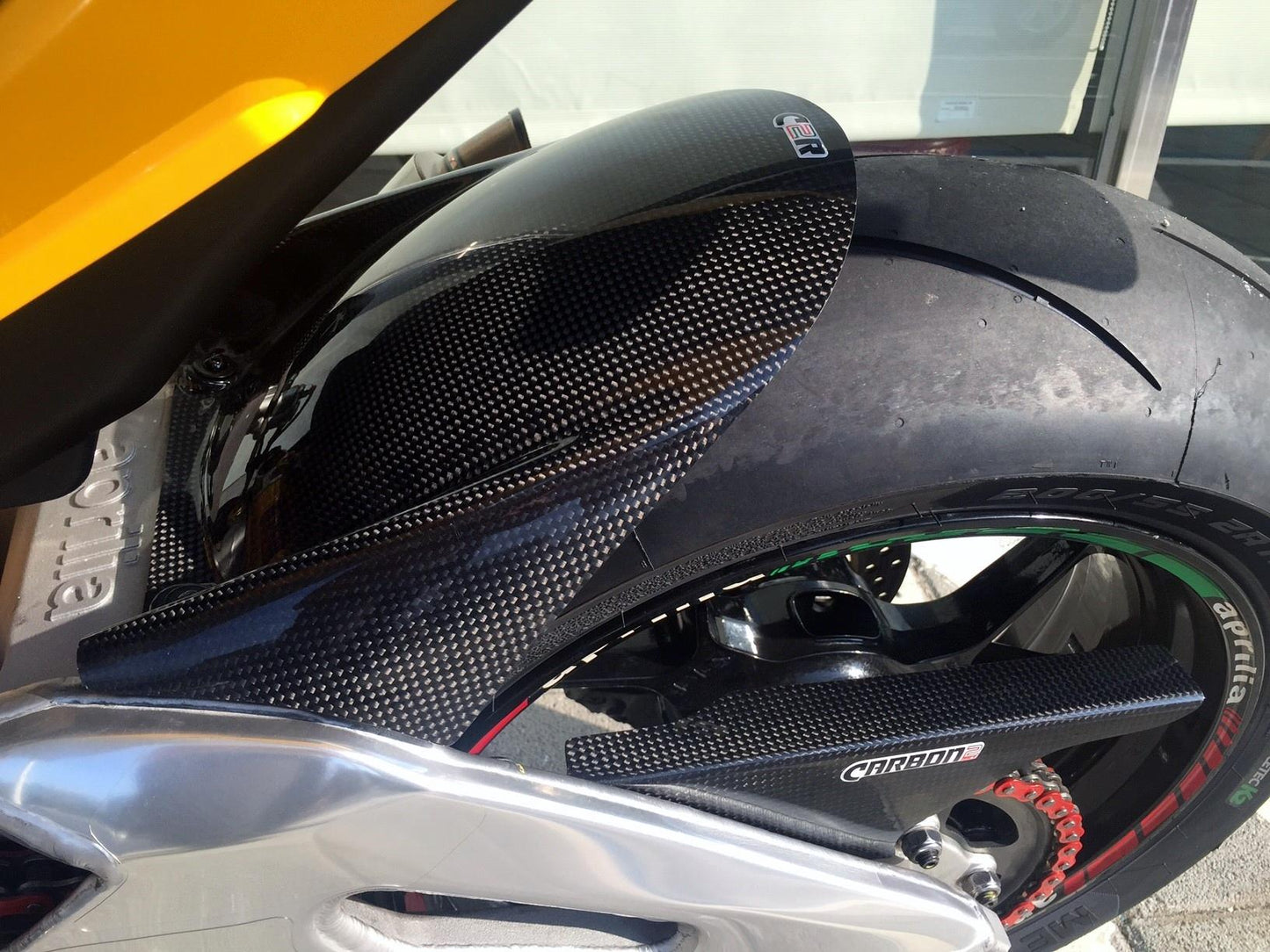 CARBON2RACE Aprilia RSV4 (09/20) Carbon Rear Hugger