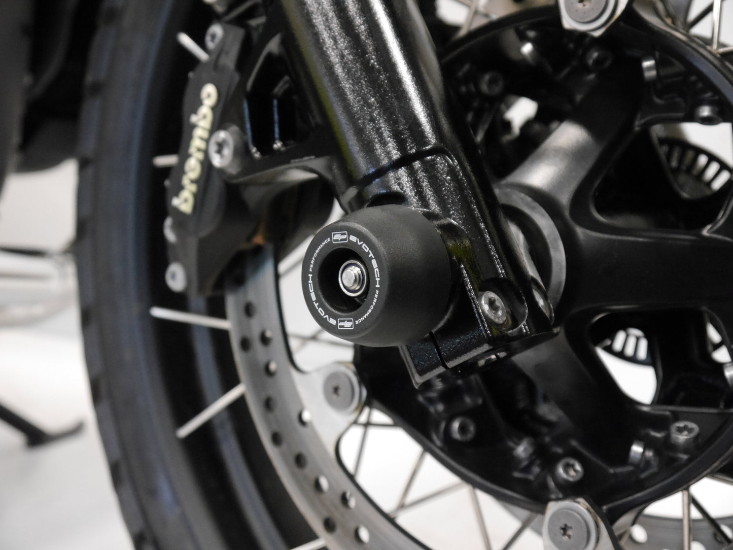 EVOTECH BMW R nineT Front Wheel Sliders – Accessories in MotoDeal – Motorcycle Accessories and Parts Online Shop