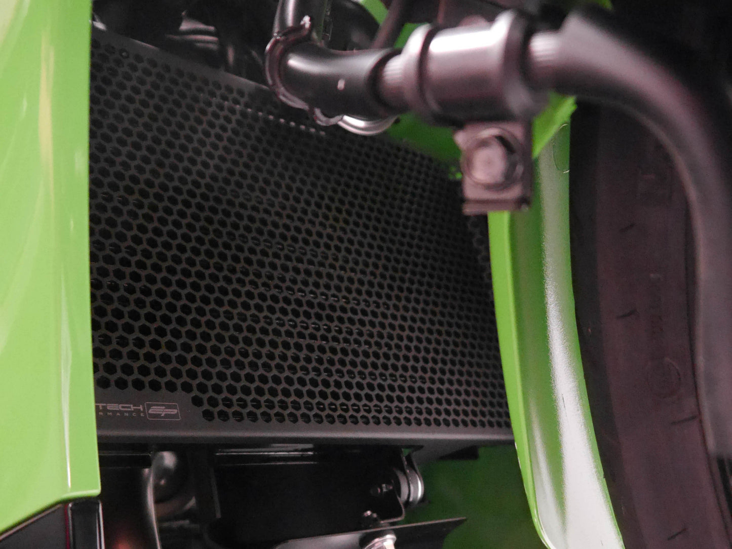 EVOTECH Kawasaki Ninja 250 / Z250 Radiator Guard – Accessories in MotoDeal – Motorcycle Accessories and Parts Online Shop