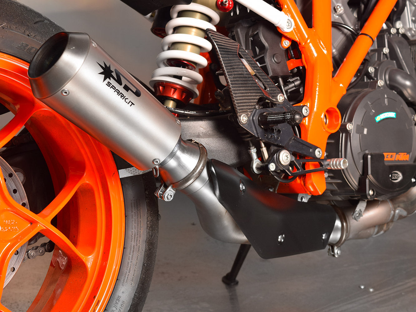 SPARK GKT0106 KTM 1290 Super Duke R (14/16) Slip-on Exhaust "MotoGP" (racing)