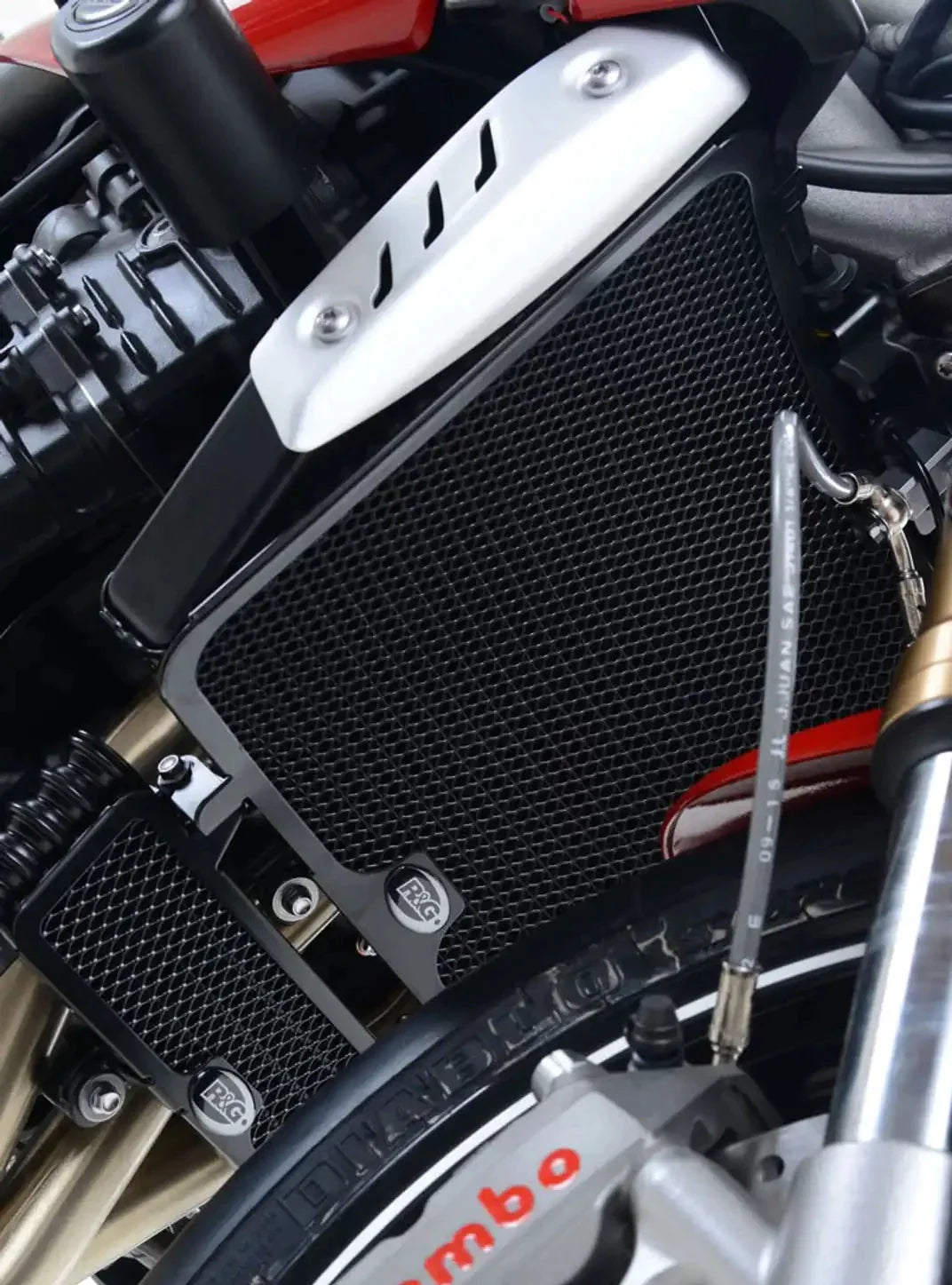 RAD0202 - R&G RACING Triumph Speed Triple S / R / RS Radiator Guard – Accessories in the 2WheelsHero Motorcycle Aftermarket Accessories and Parts Online Shop