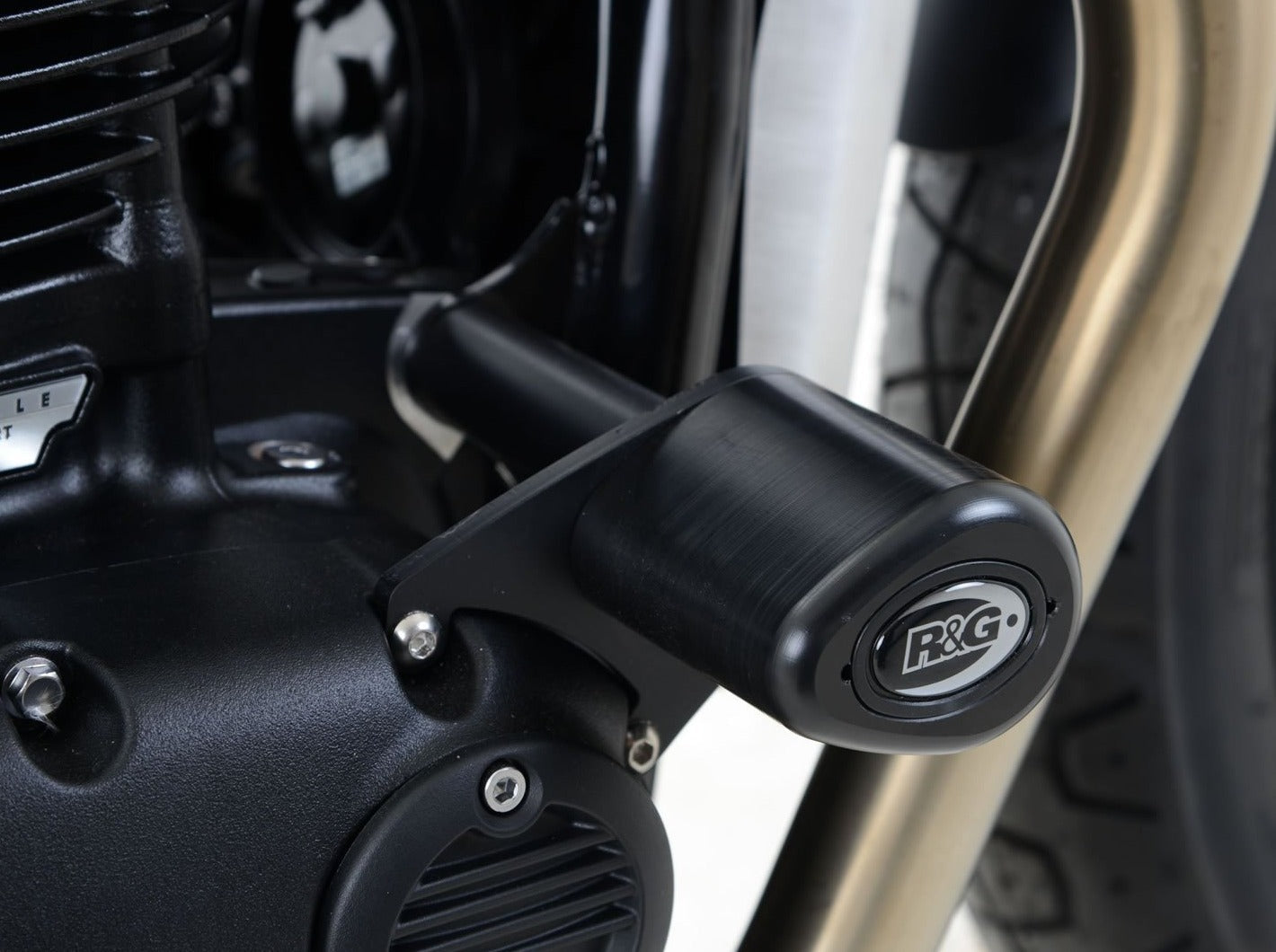 CP0407 - R&G RACING Triumph Frame Crash Protection Sliders "Aero" – Accessories in the 2WheelsHero Motorcycle Aftermarket Accessories and Parts Online Shop