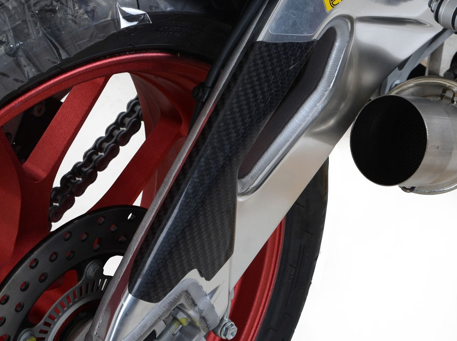 CSG0001 - R&G RACING Aprilia RSV4 / Tuono V4 (15/20) Carbon Swingarm Guard – Accessories in the 2WheelsHero Motorcycle Aftermarket Accessories and Parts Online Shop