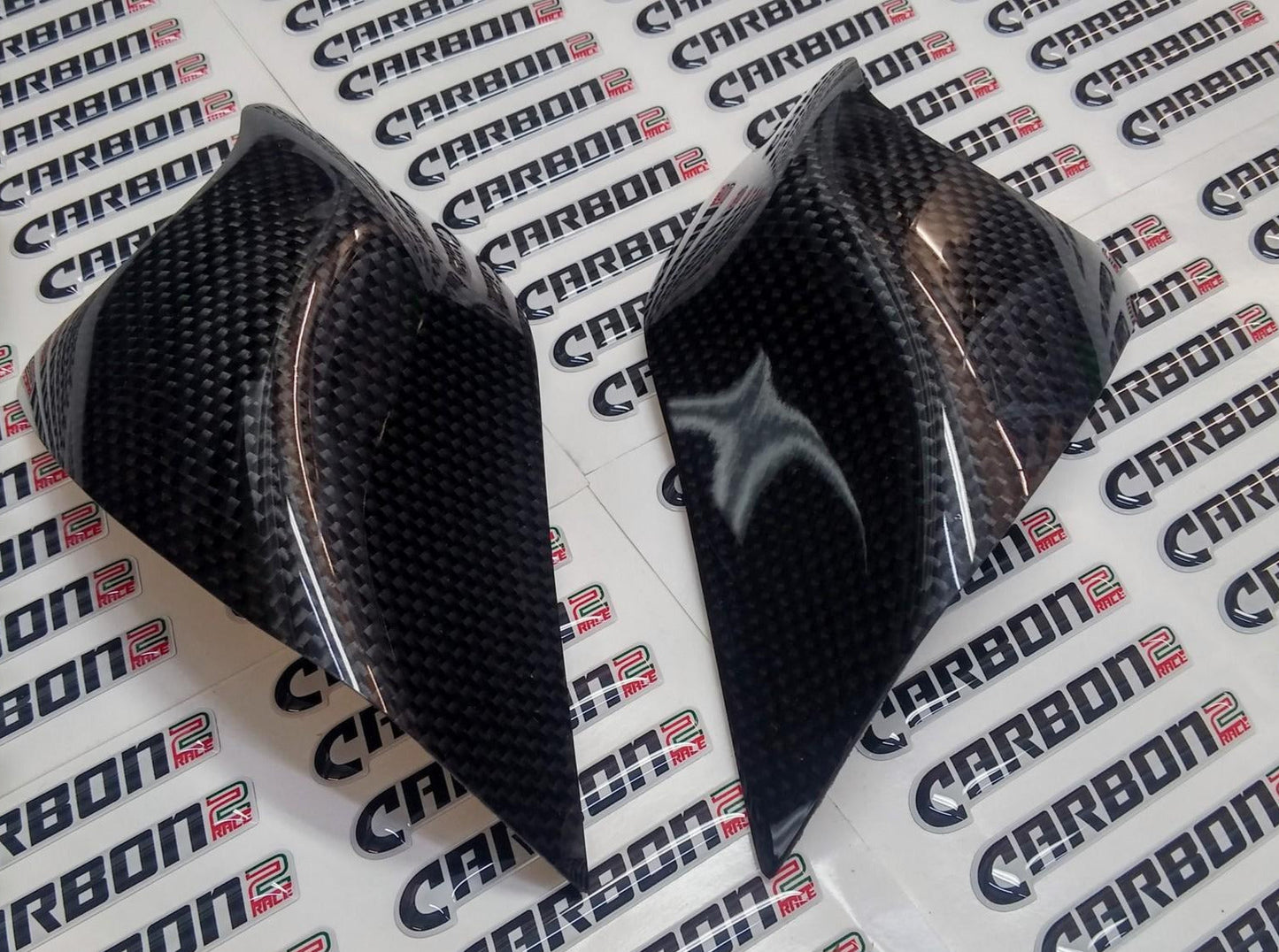 CARBON2RACE Honda CBR1000RR (12/16) Carbon Tank Sliders