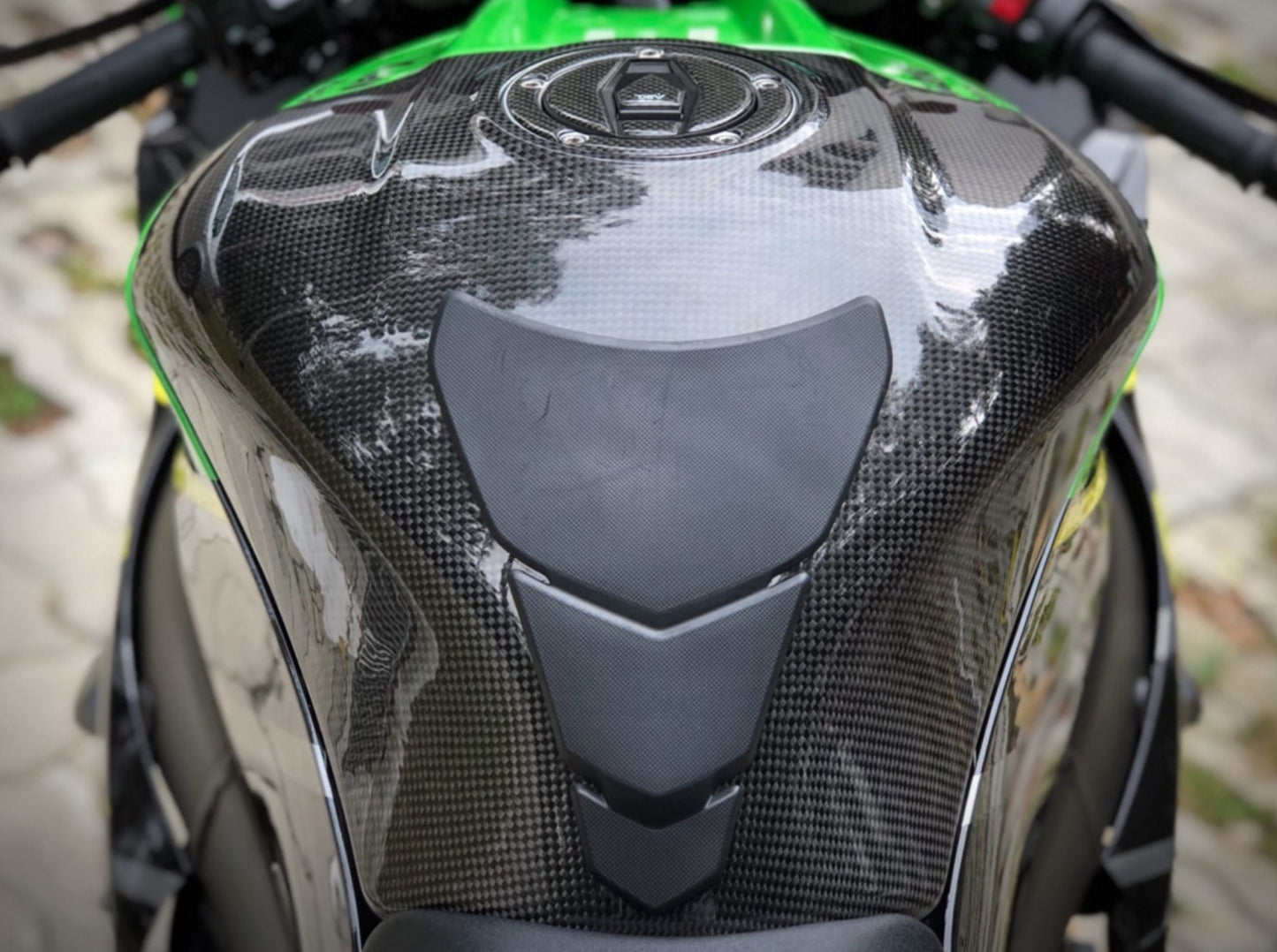 CARBON2RACE Kawasaki ZX-10R (2011+) Carbon Tank Cover