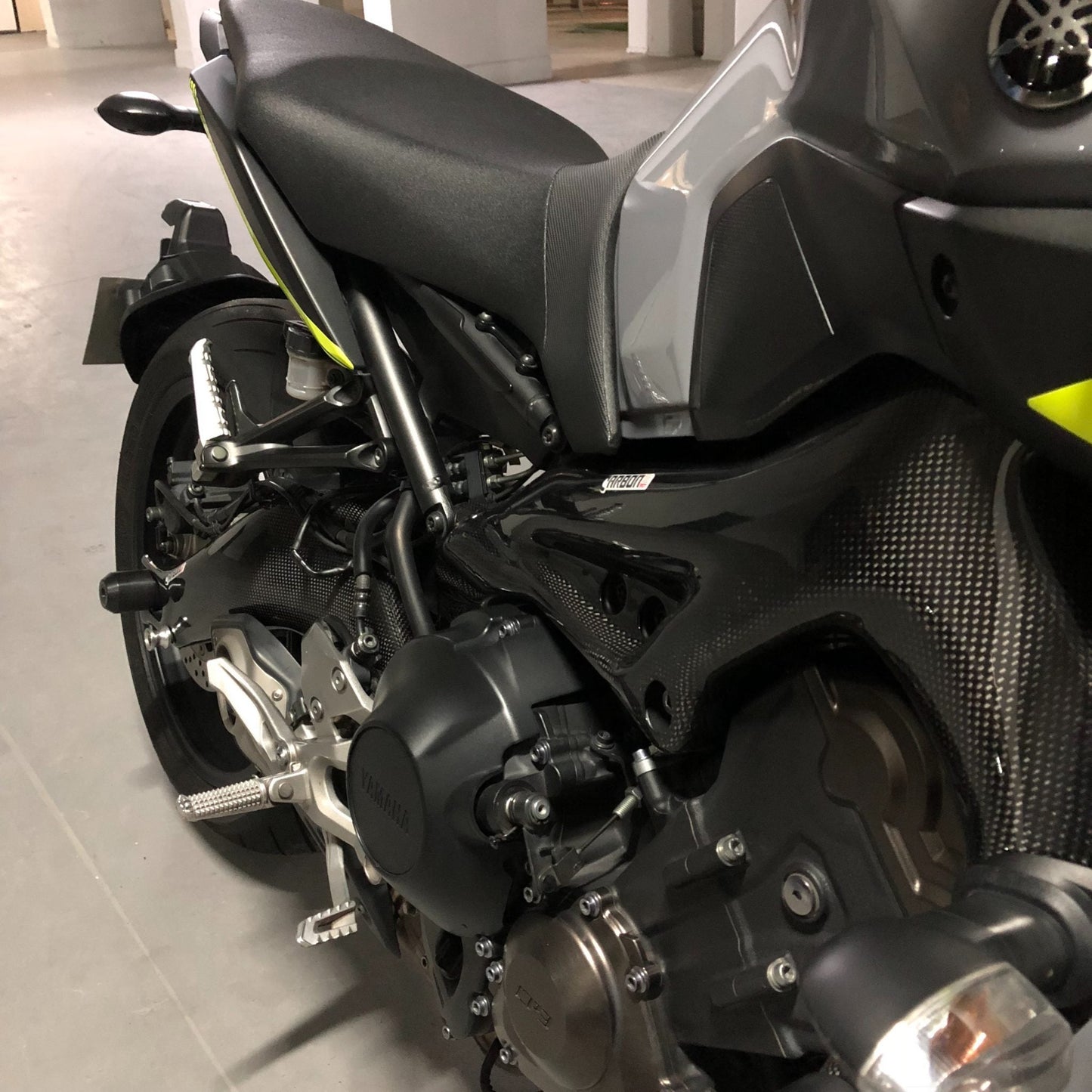 CARBON2RACE Yamaha MT-09 (14/20) Carbon Frame Covers