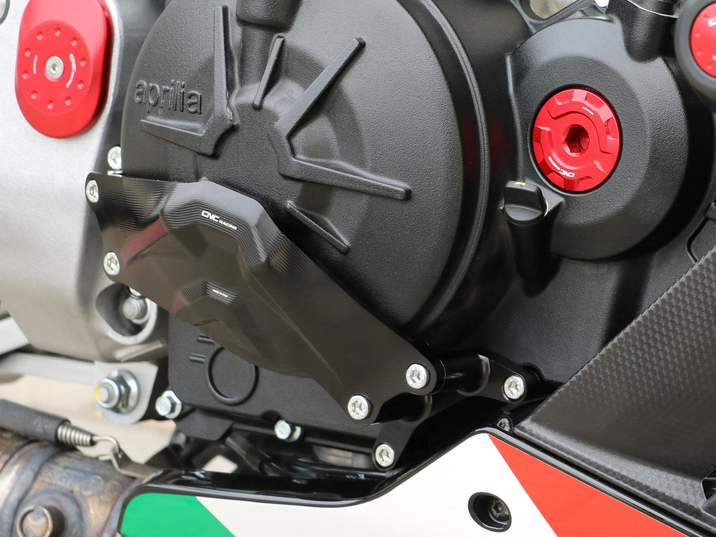 PR313 - CNC RACING Aprilia RSV4 / Tuono V4 (09/20) Clutch Cover Protection "RPS" (right side)