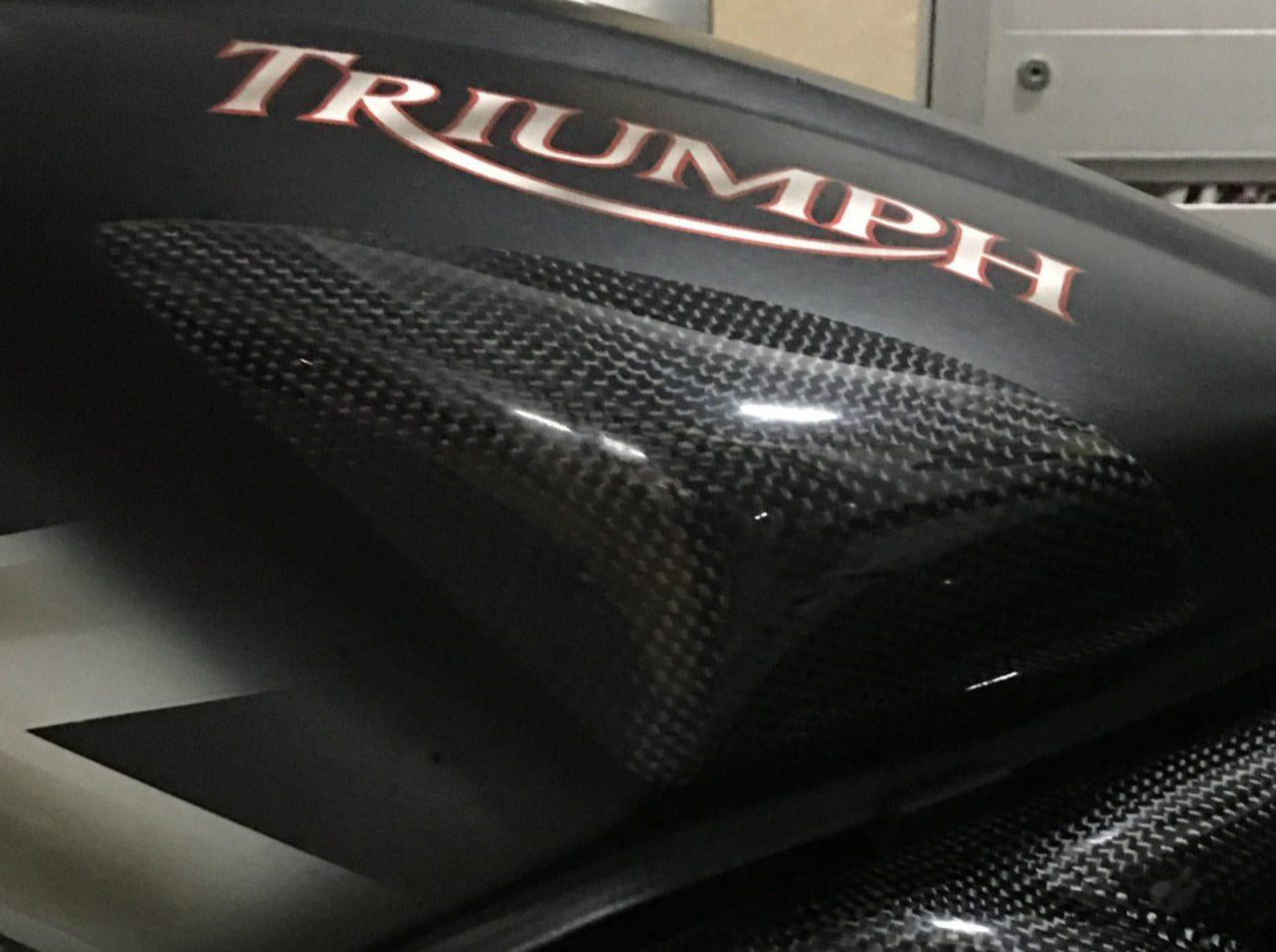 CARBON2RACE Triumph Daytona 675 (06/12) Carbon Tank Sliders