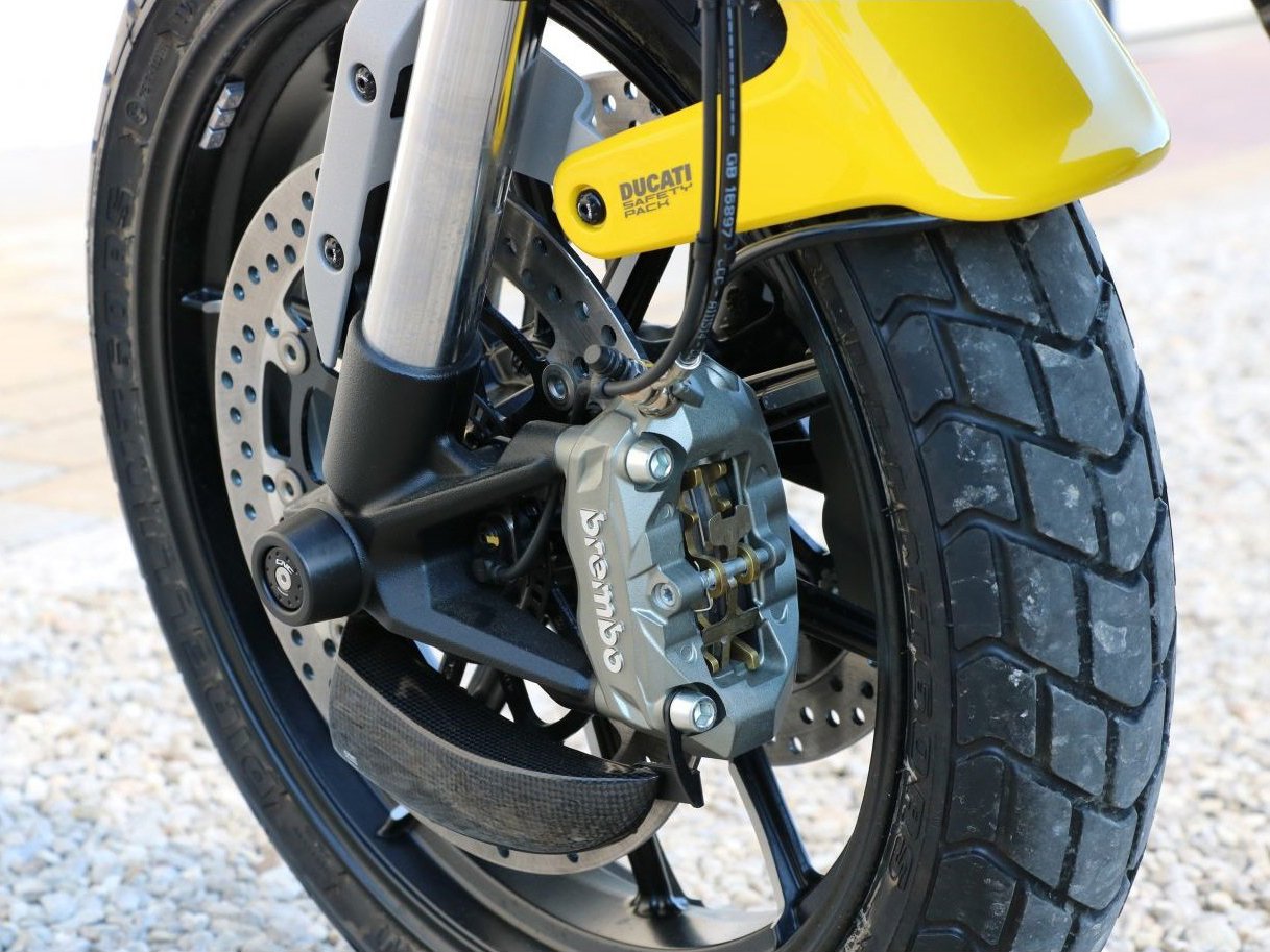 ZA701 - CNC RACING Ducati Panigale V4S / Streetfighter Carbon Front Brake Cooling System "GP Ducts"