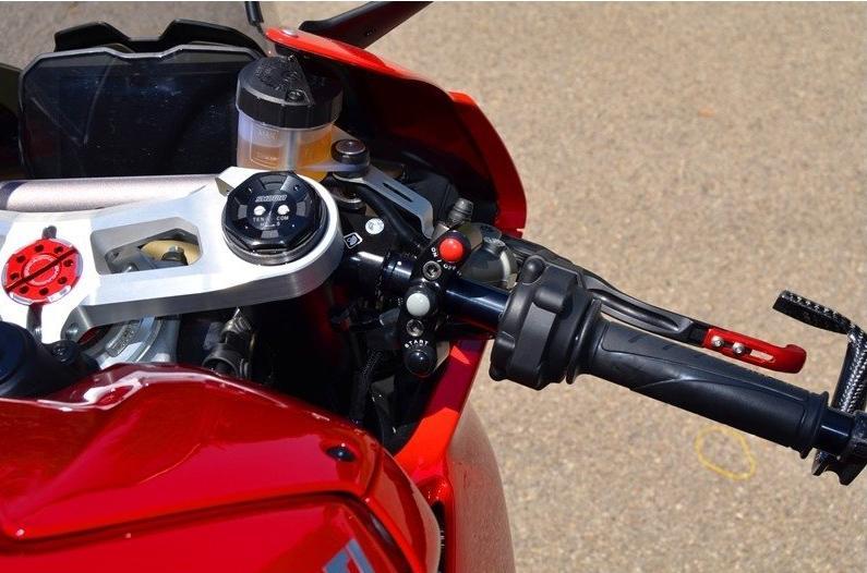 CPPI07 - DUCABIKE Ducati Panigale V4 Brake Pump Bracket with Integrated Buttons (Brembo Radial/RCS)