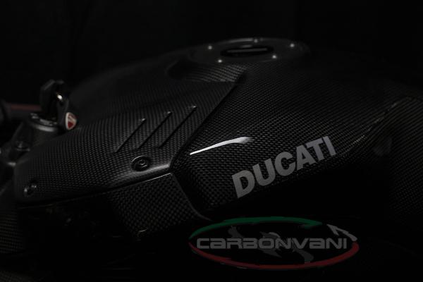 CARBONVANI Ducati Panigale V4 Carbon Tank Battery Cover (DP version)