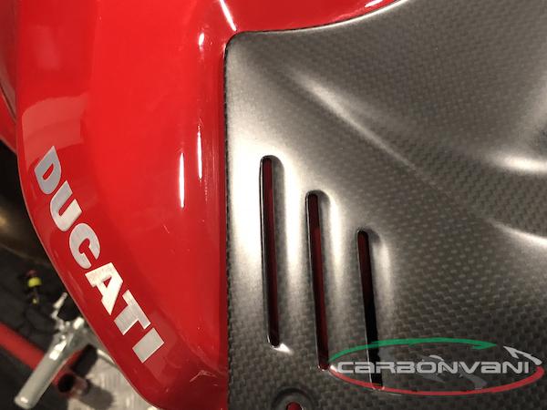 CARBONVANI Ducati Panigale V4 Carbon Tank Battery Cover (DP version)