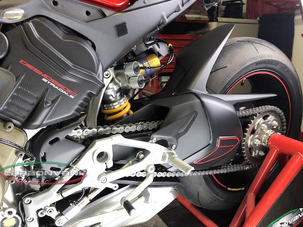 CARBONVANI Ducati Panigale V4 / V4R Carbon Swingarm Guard