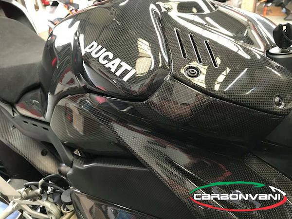 CARBONVANI Ducati Panigale V4 Carbon Fuel Tank Cover