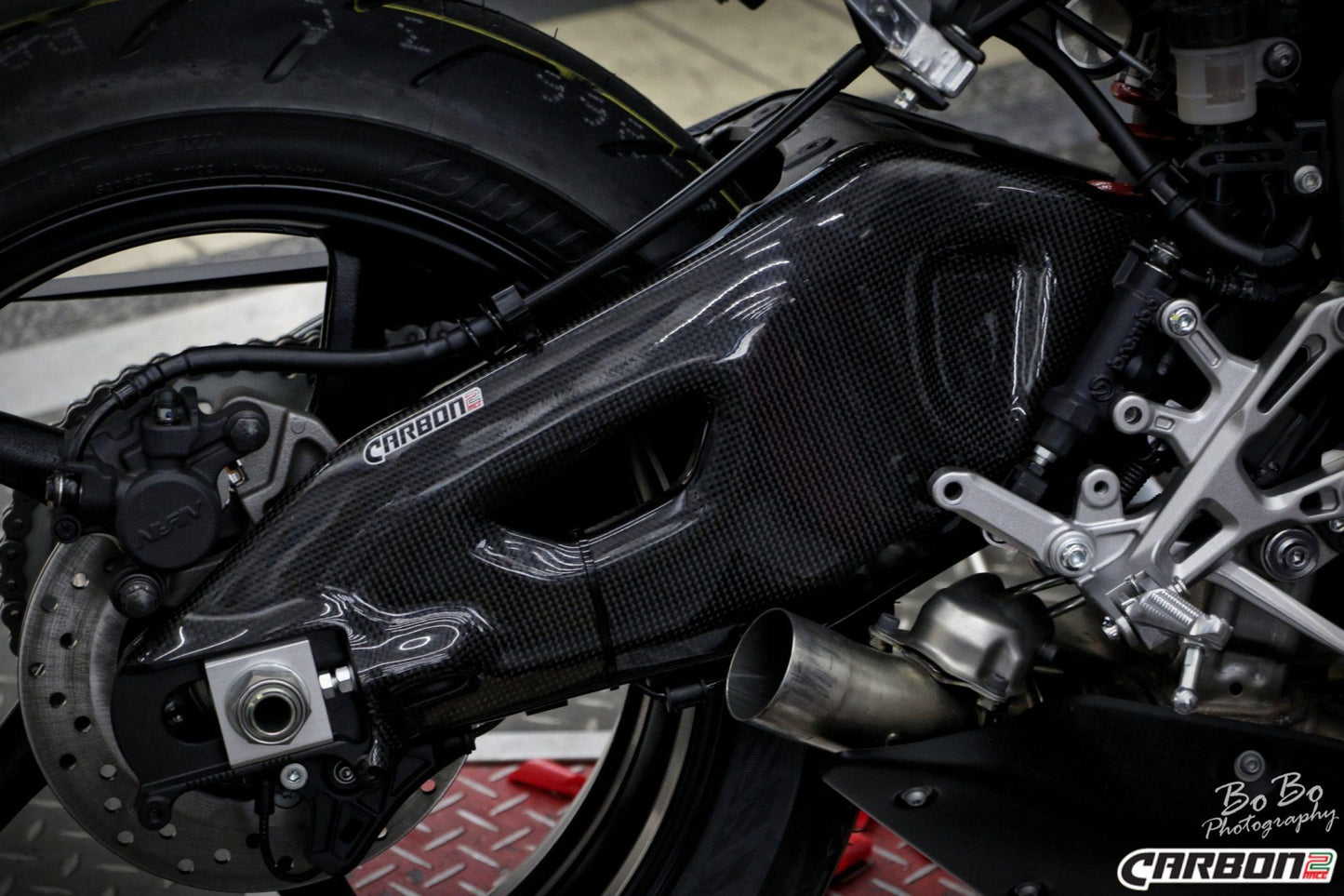 CARBON2RACE Yamaha MT-10 Carbon Swingarm Covers