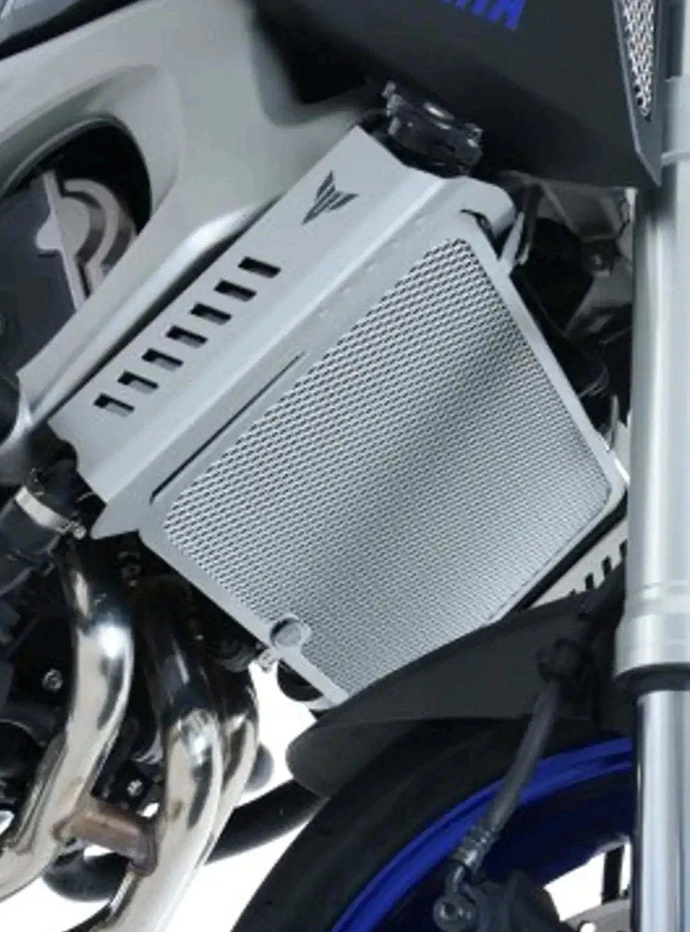 RAD0159 - R&G RACING Yamaha MT-09 / XSR900 Radiator Guard – Accessories in the 2WheelsHero Motorcycle Aftermarket Accessories and Parts Online Shop