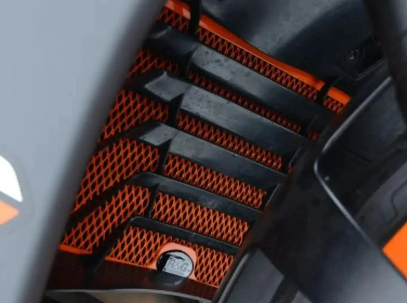 RAD0164 - R&G RACING KTM Duke / RC Radiator Guard – Accessories in the 2WheelsHero Motorcycle Aftermarket Accessories and Parts Online Shop