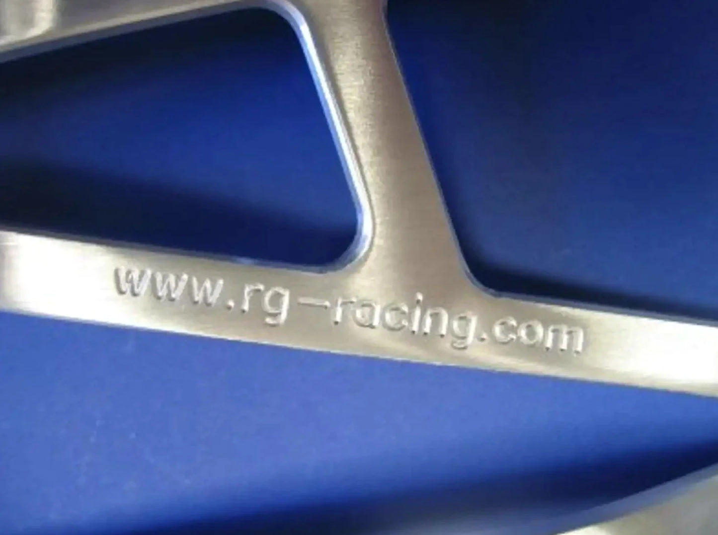 EH0034 - R&G RACING Suzuki GSX-R1000 (2007+) Exhaust Hanger