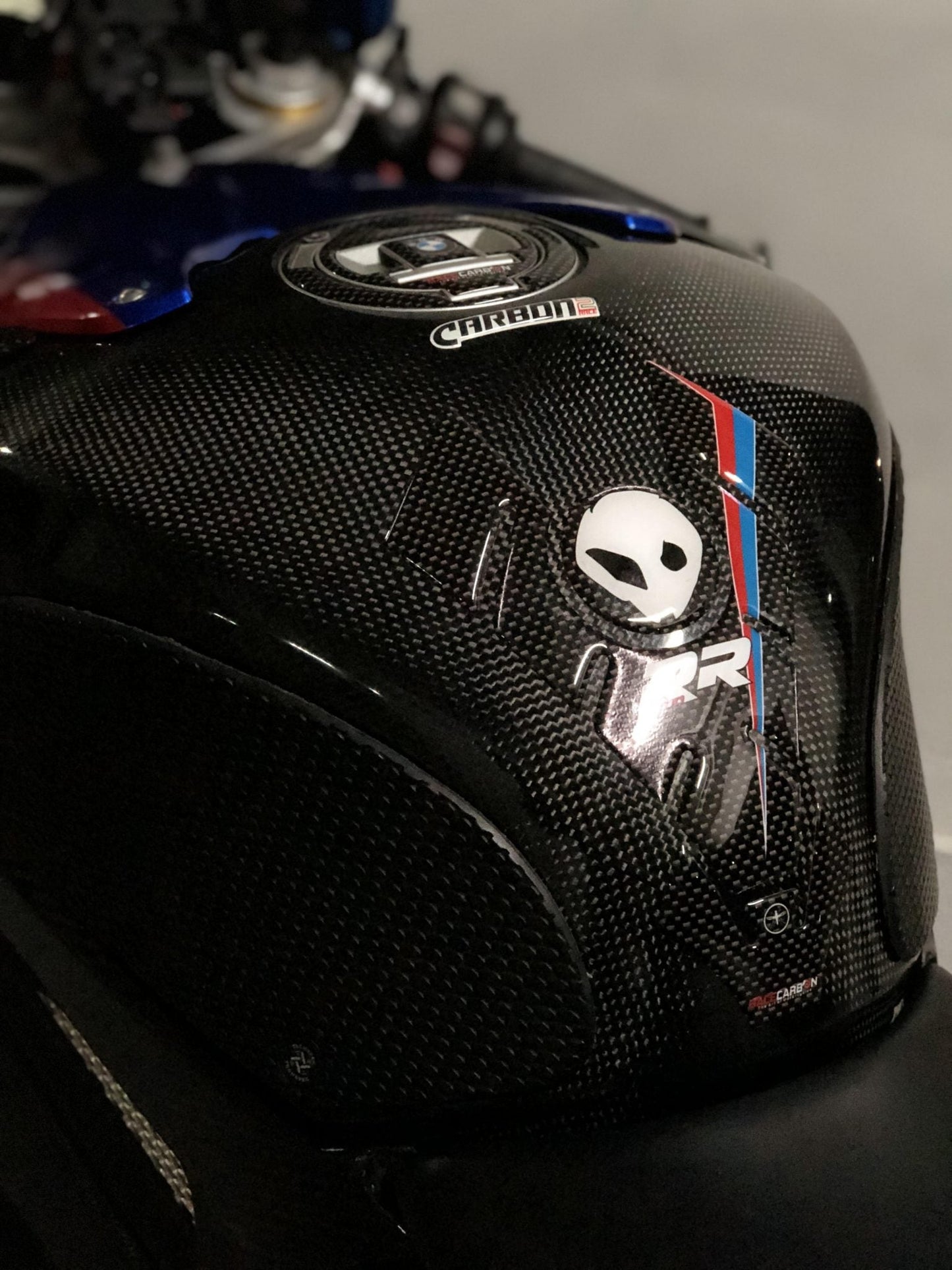 CARBON2RACE BMW S1000RR (09/18) Carbon Fuel Tank Cover