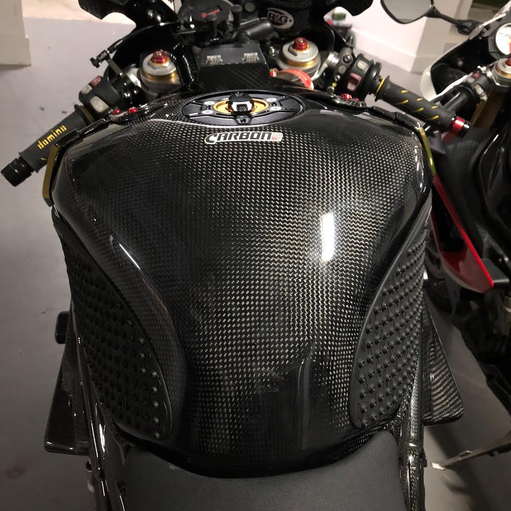 CARBON2RACE BMW S1000RR (09/18) Carbon Fuel Tank Cover