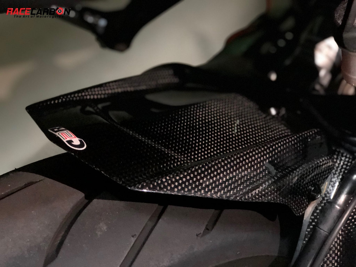 CARBON2RACE Yamaha Tracer 900 (15/17) Carbon Rear Hugger