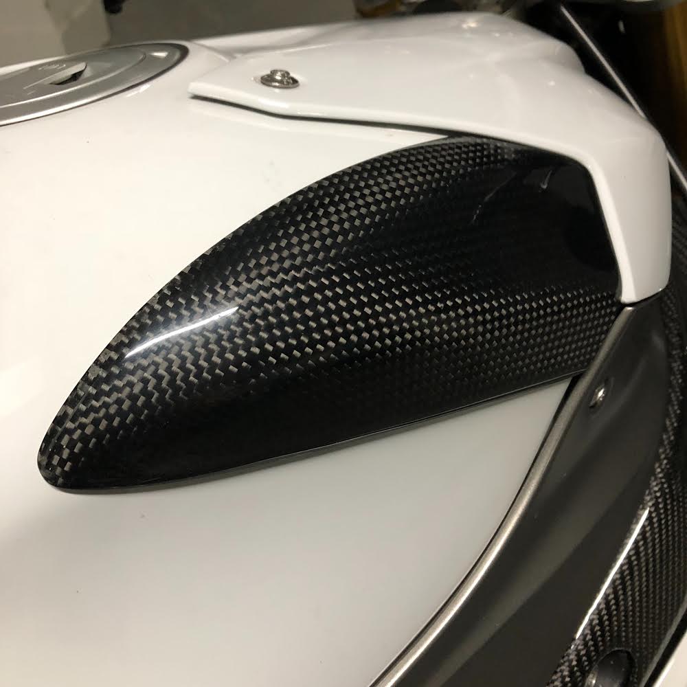 CARBON2RACE BMW S1000RR (15/18) Carbon Fuel Tank Sliders